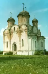 Можайск. Лужецкий монастырь. Собор Рождества Богородицы