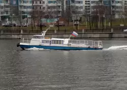 Прогулочный катер на Москве-реке