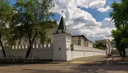 Даниловский монастырь, Синодальная и Патриаршая башни