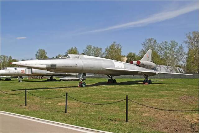 Бомбардировщик Ту-22