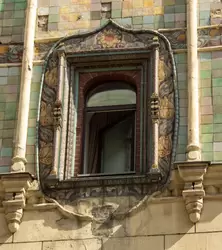 Окно в псевдорусском стиле, Саввинское подворье