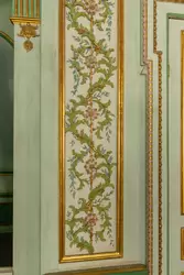 Лепной растительный орнамент у алькова в Парадной спальне