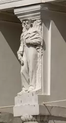 Скульптура механизатора на колонне павильона «Сибирь» (теперь «Армения»)