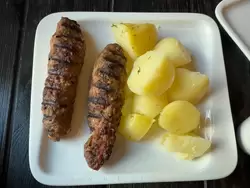 Люля-кебаб из баранины (2 порции) с отварной картошкой в кафе «Му-Му» в Москве