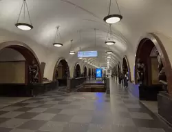 Станция метро «Площадь Революции» в Москве