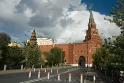 Боровицкие ворота и Боровицкая башня Московского кремля