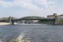 Пешеходный мост Богдана Хмельницкого через Москва-реку