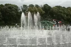 Светомузыкальный фонтан в парке Царицыно