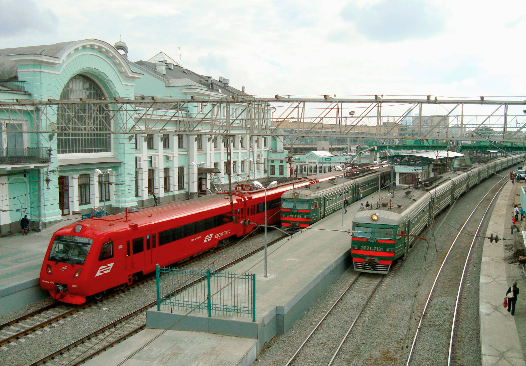 Крас ж д. Рижская (платформа, Октябрьская железная дорога). РЖД белорусский вокзал. Оломоуц Железнодорожный вокзал. Поезд на вокзале.