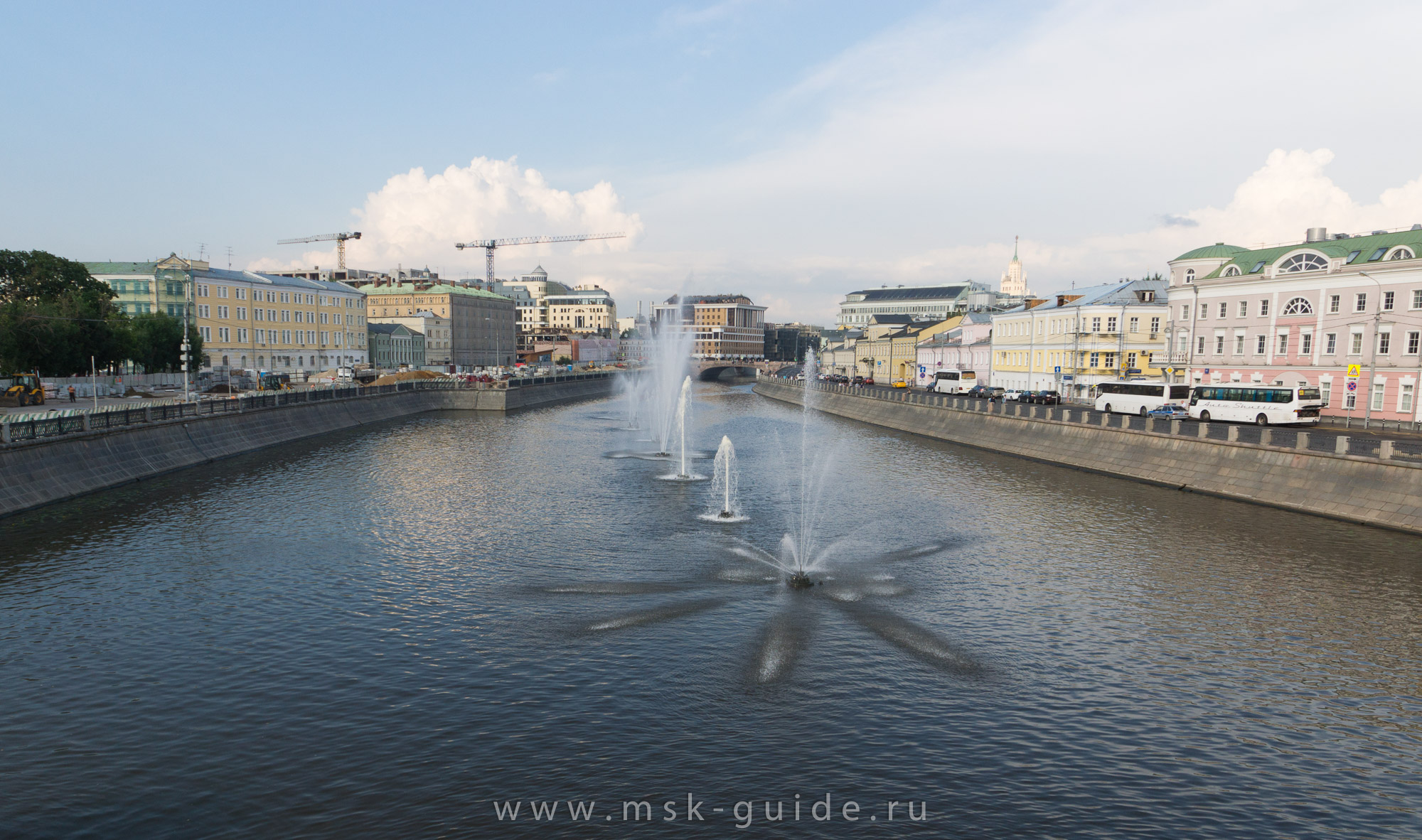 Фонтаны на Водоотводном канале в Москве Фонтаны на Водоотводном канале в Москве