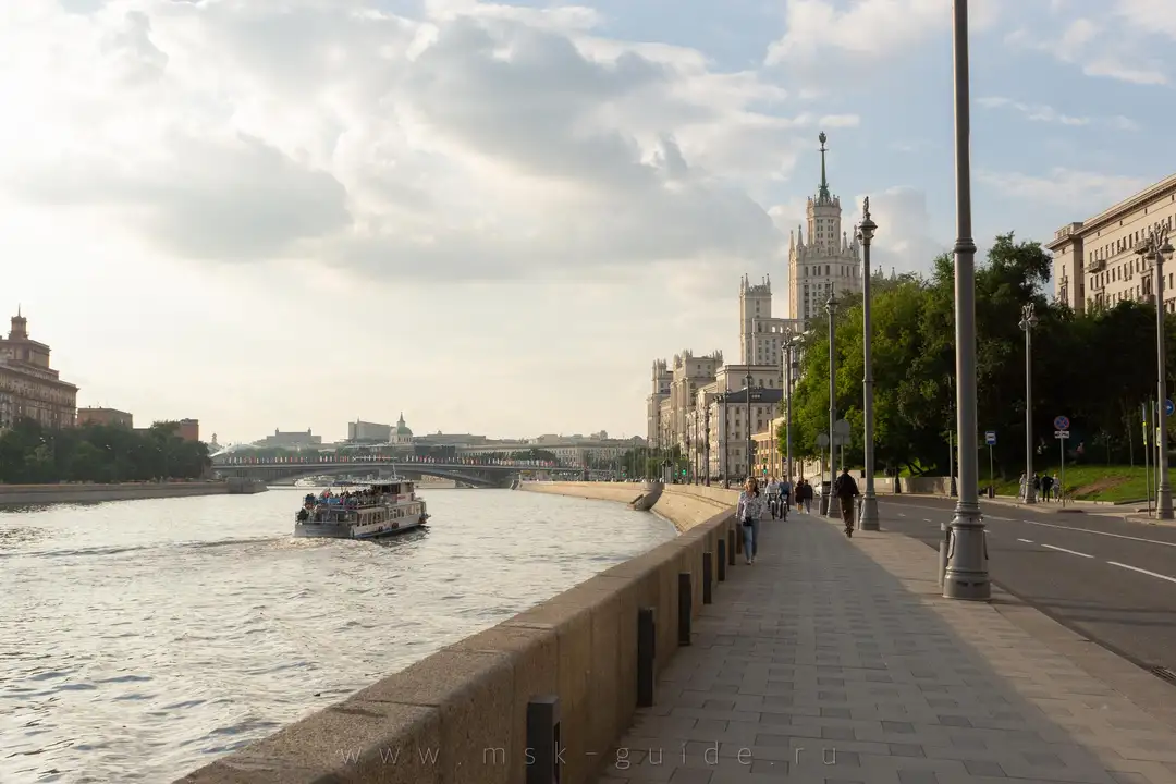Котельническая набережная в Москве Котельническая набережная в Москве