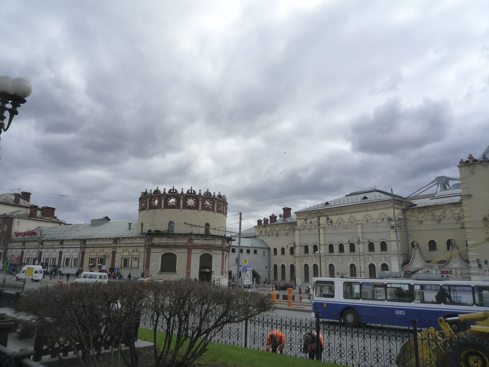 Площадь Трех Вокзалов в Москве (Комсомольская) Площадь Трех Вокзалов в Москве (Комсомольская)