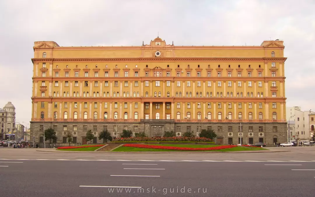 Здание ФСБ на Лубянской площади в Москве Здание ФСБ на Лубянской площади в Москве