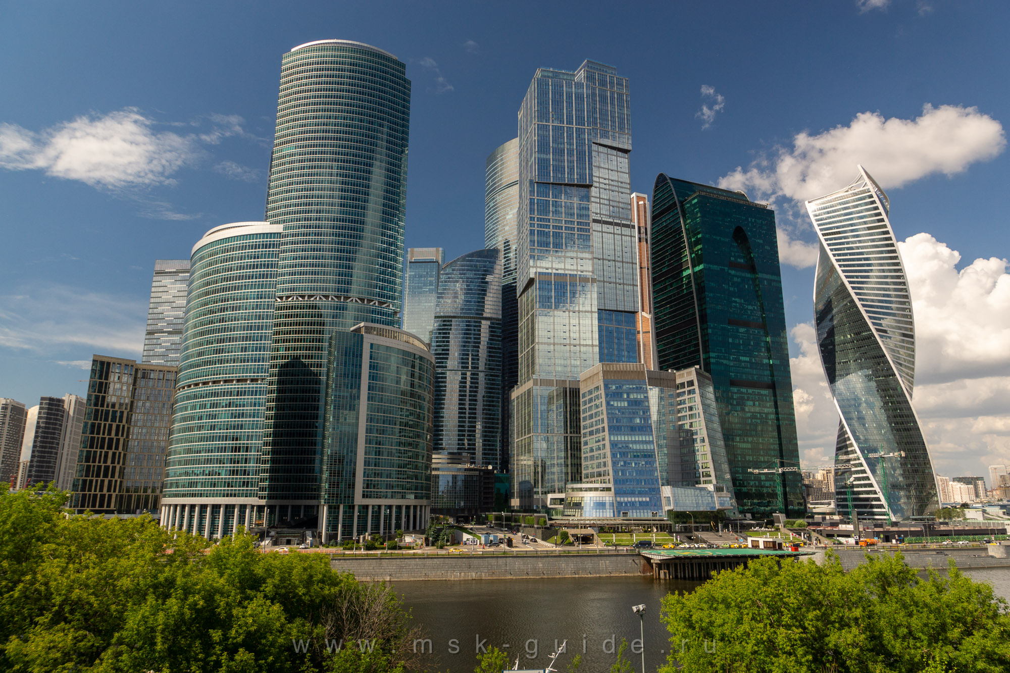 Комплекс Москва-Сити, фото в солнечную погоду