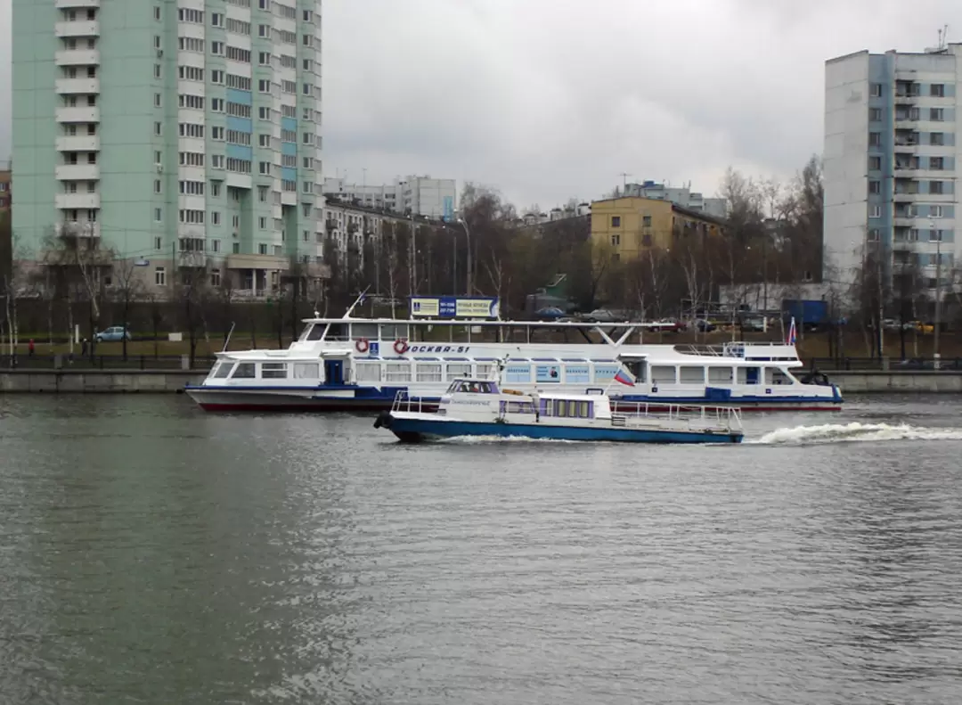 Прогулочные теплоходы на Москве-реке