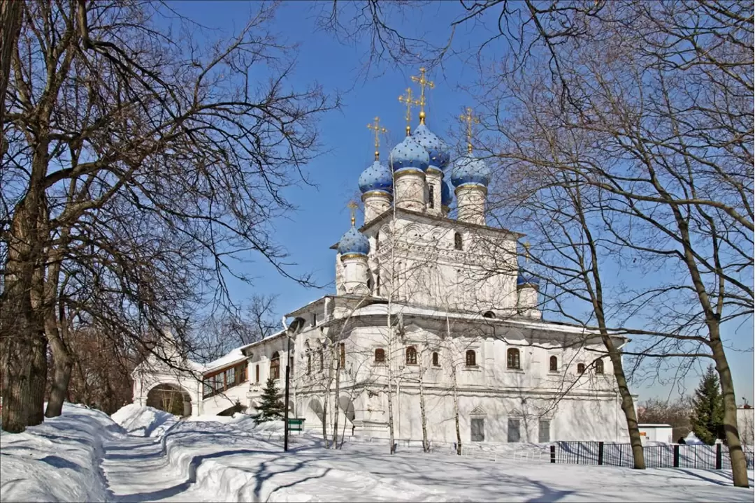 Церковь Казанской Божией Матери в парке Коломенское