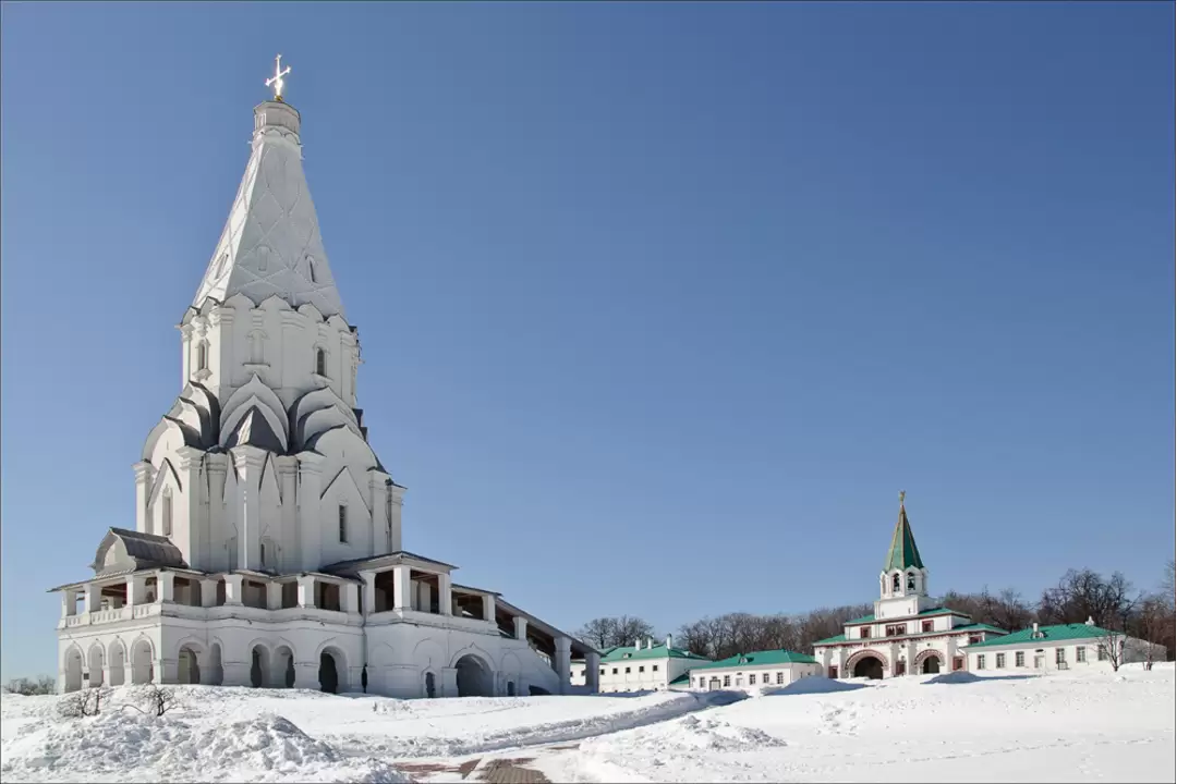 Вознесенская площадь в парке Коломенское Вознесенская площадь в парке Коломенское