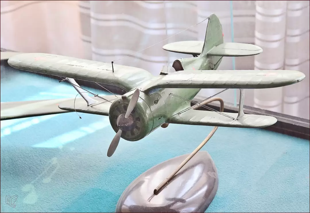 Центральный дом авиации и космонавтики, И-153 Центральный дом авиации и космонавтики, И-153