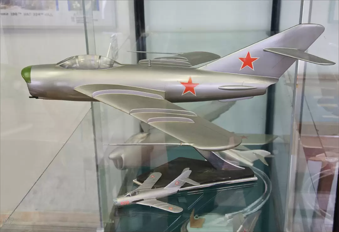 Центральный дом авиации и космонавтики, МиГ-17ПФ Центральный дом авиации и космонавтики, МиГ-17ПФ