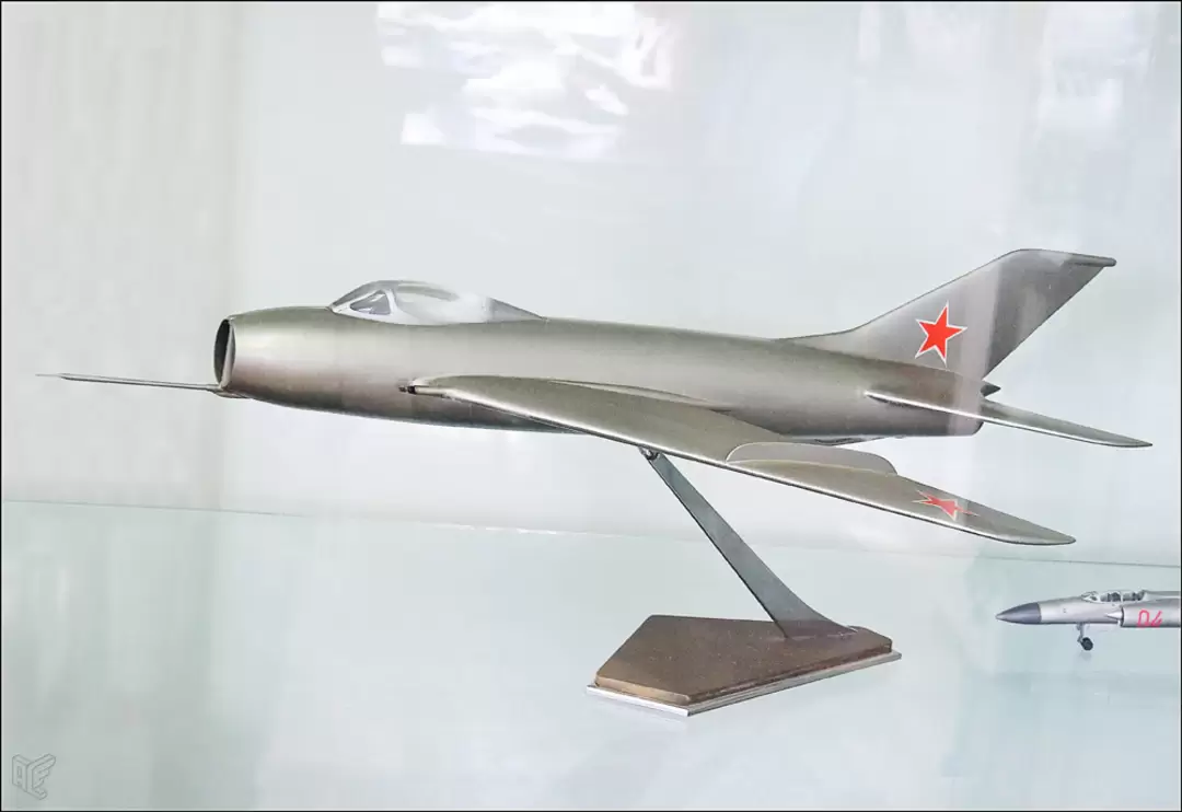 Центральный дом авиации и космонавтики, МиГ-19С Центральный дом авиации и космонавтики, МиГ-19С
