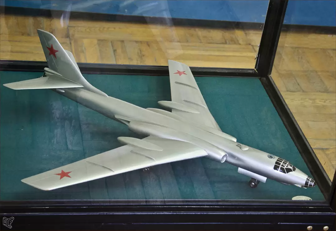 Центральный дом авиации и космонавтики, Ту-16 Центральный дом авиации и космонавтики, Ту-16