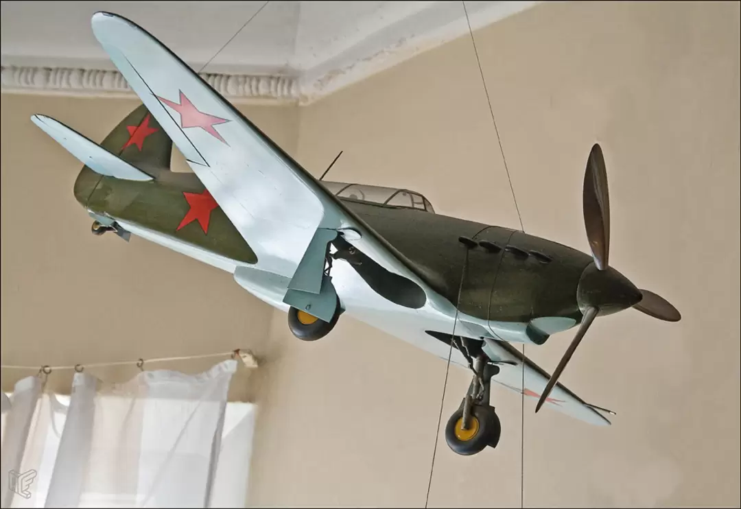 Центральный дом авиации и космонавтики, Як-1 Центральный дом авиации и космонавтики, Як-1