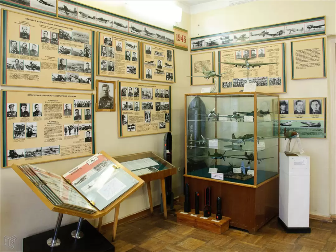 Центральный дом авиации и космонавтики, зал авиации 1941-45-х годов Центральный дом авиации и космонавтики, зал авиации 1941-45-х годов