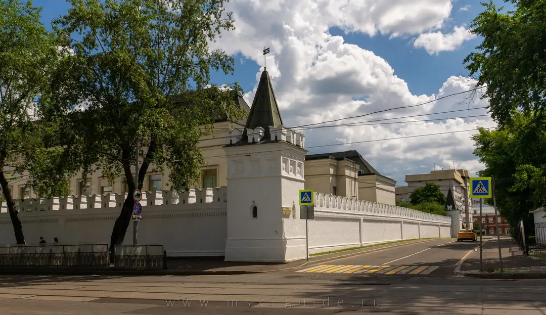 Даниловский монастырь, Синодальная и Патриаршая башни