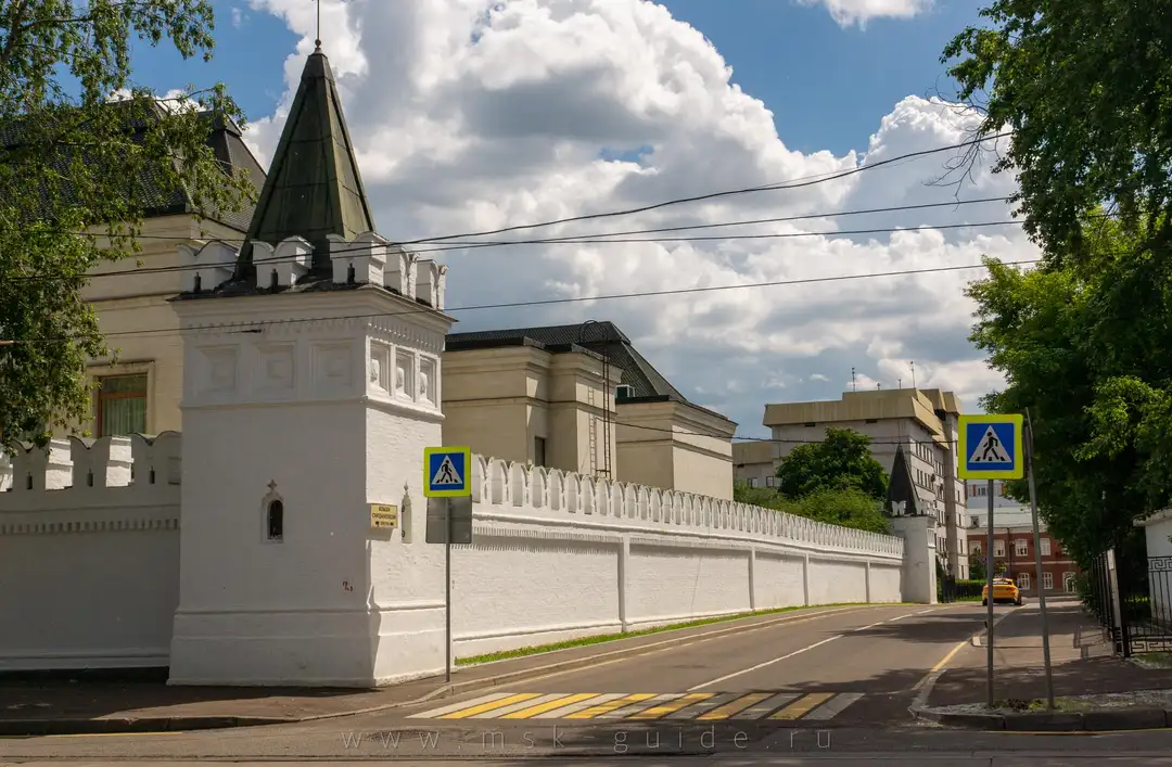 Даниловский монастырь, Синодальная и Патриаршая башни