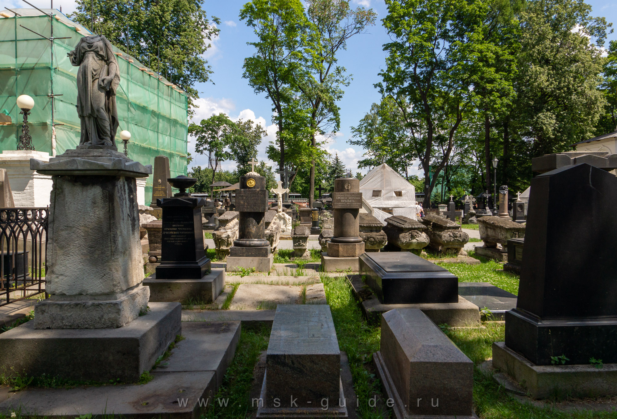 Некрополь Донского монастыря