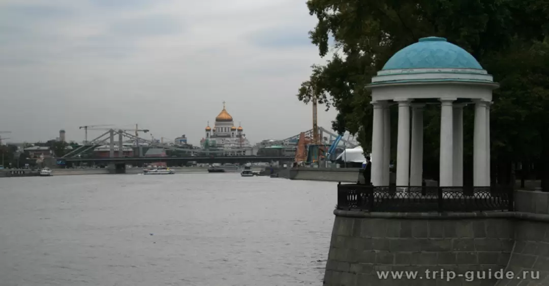 Вид на Москву-реку от Андреевского моста Вид на Москву-реку от Андреевского моста