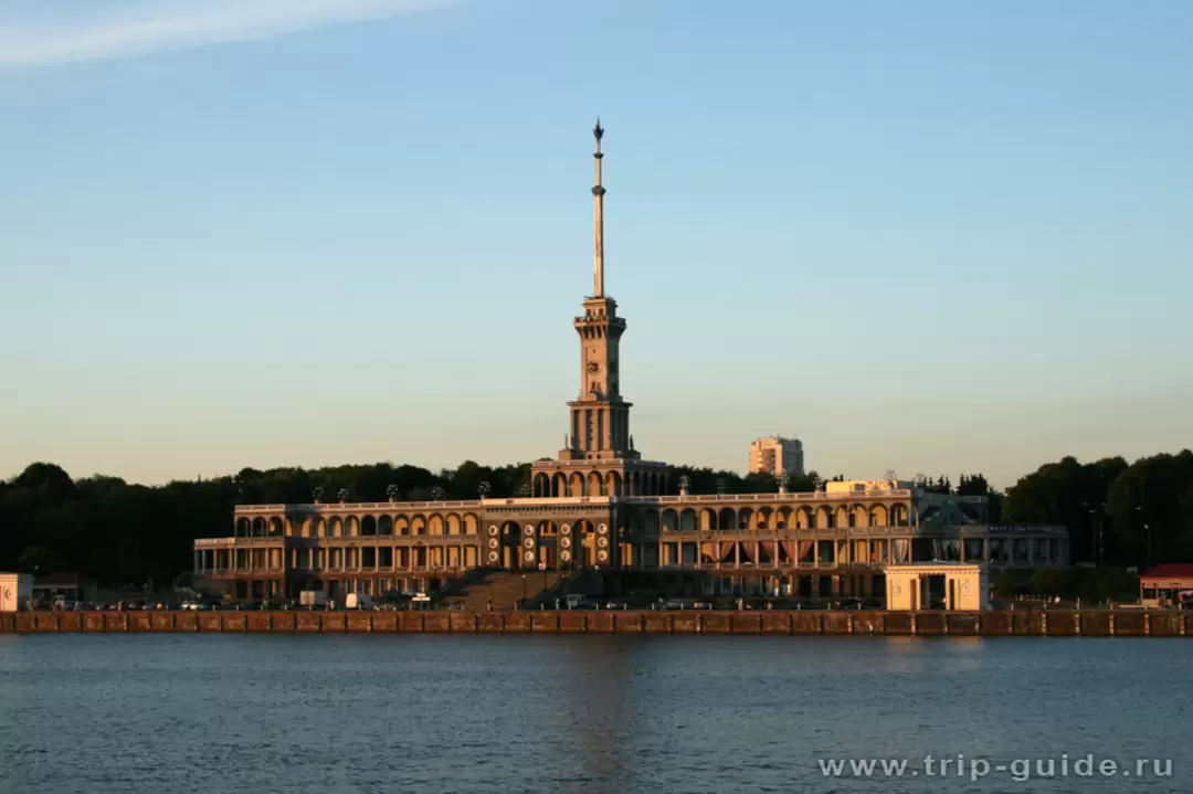 Здание Северного речного вокзала Москвы
