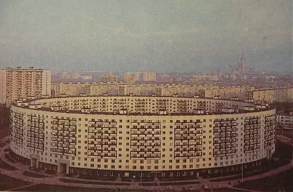 Дом-кольцо, ул. Нежинская, 13 Дом-кольцо, ул. Нежинская, 13
