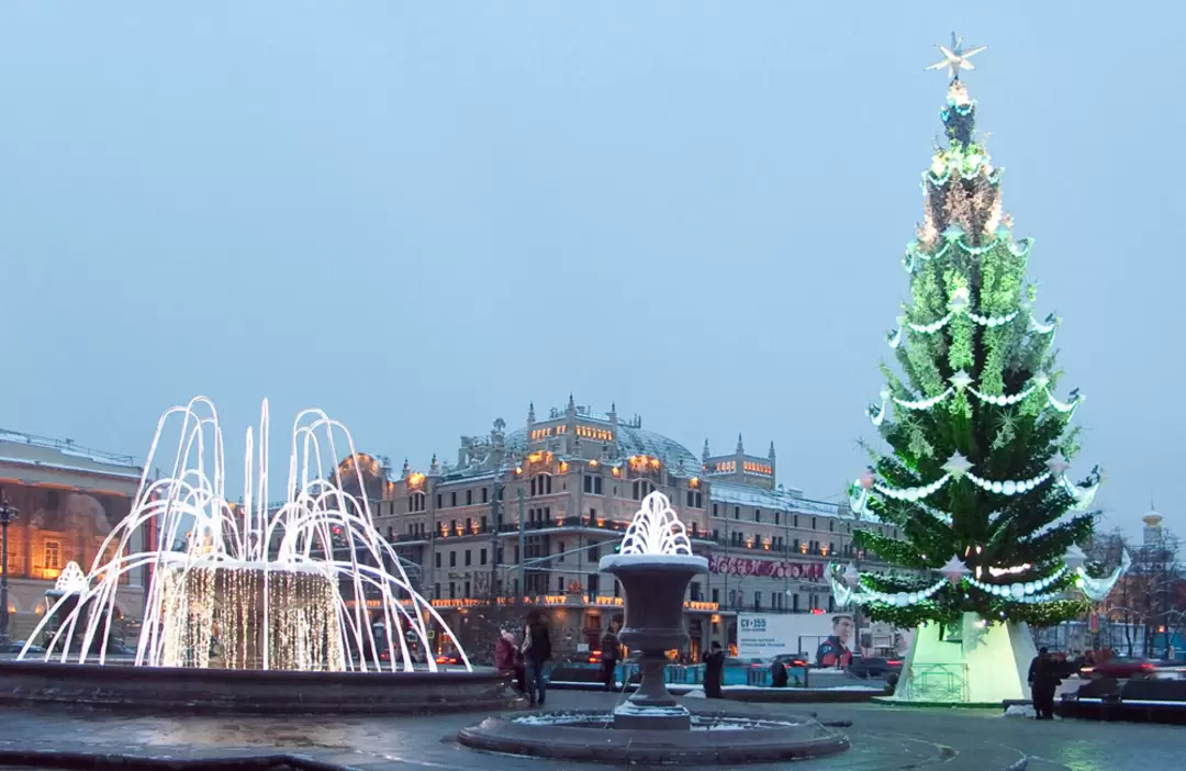 Вечерняя Театральная площадь Вечерняя Театральная площадь