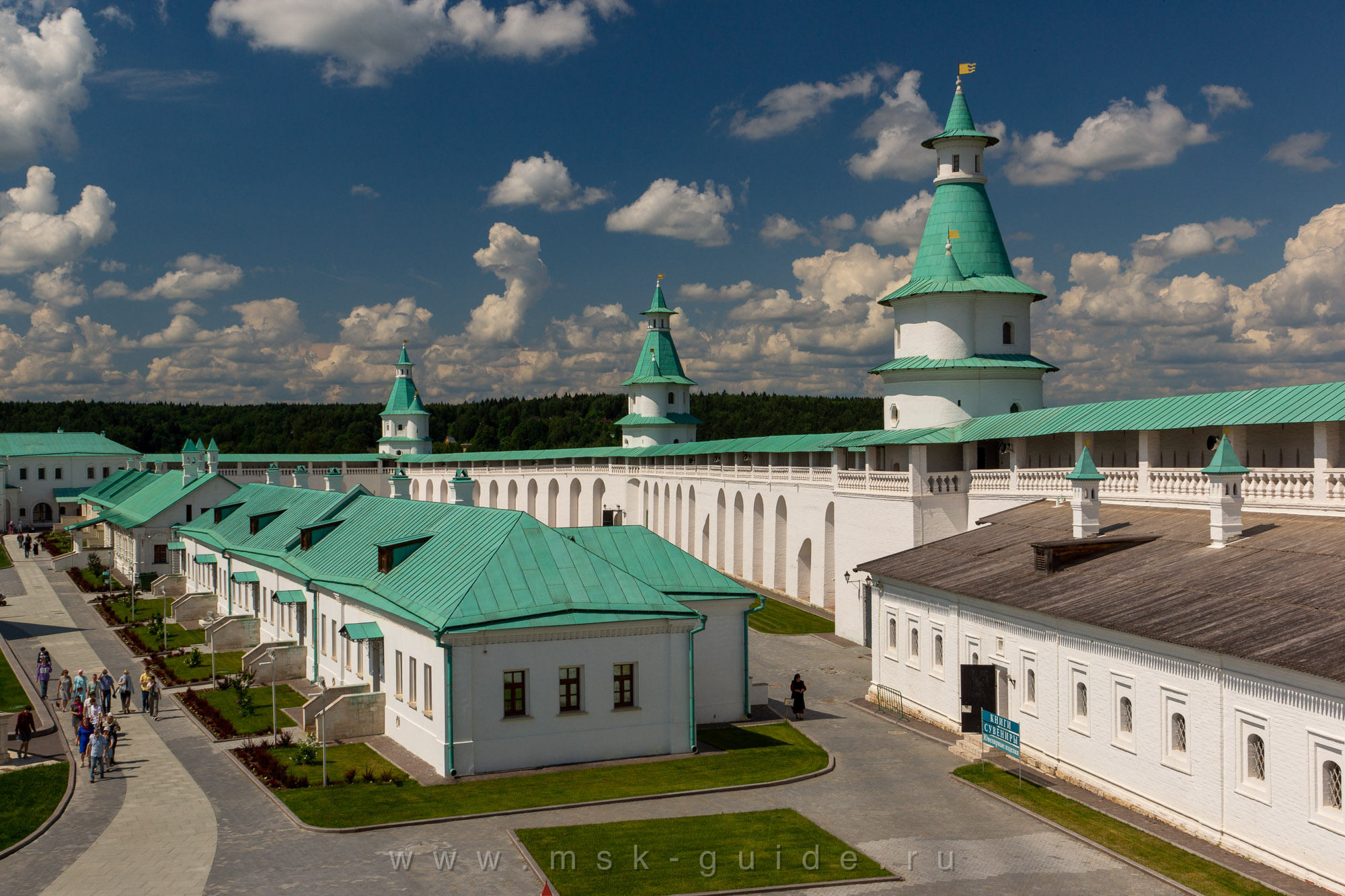 Новоиерусалимский монастырь, Братский корпус и северная часть крепостной стены