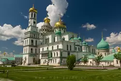 Новоиерусалимский монастырь, Воскресенский собор и Константино-Еленинская церковь
