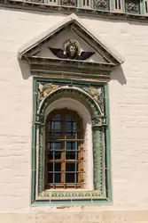 Окно с изразцами в Новоиерусалимском монастыре