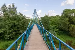 Подвесной пешеходный мост через реку Истра