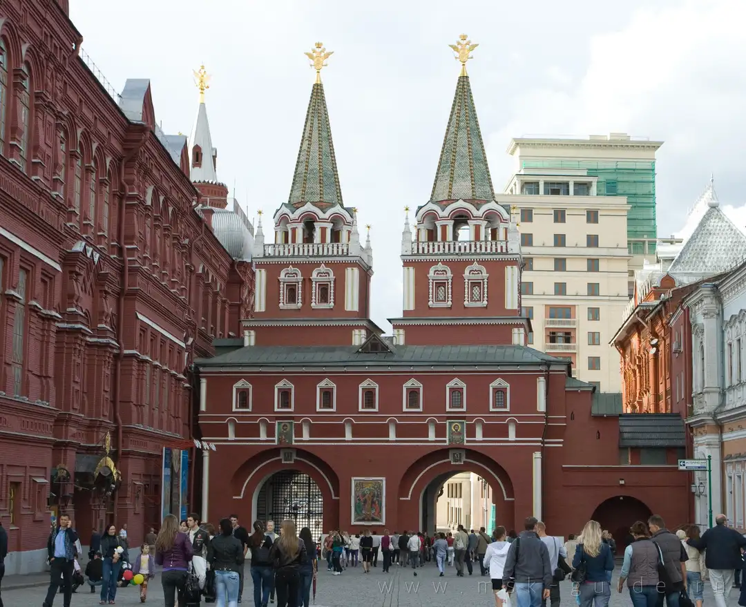 Воскресенские ворота в Москве на Красной площади Воскресенские ворота в Москве на Красной площади