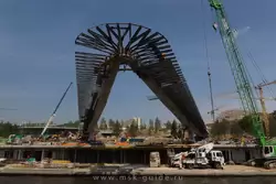 Конструкция Парящего моста в парке Зарядье