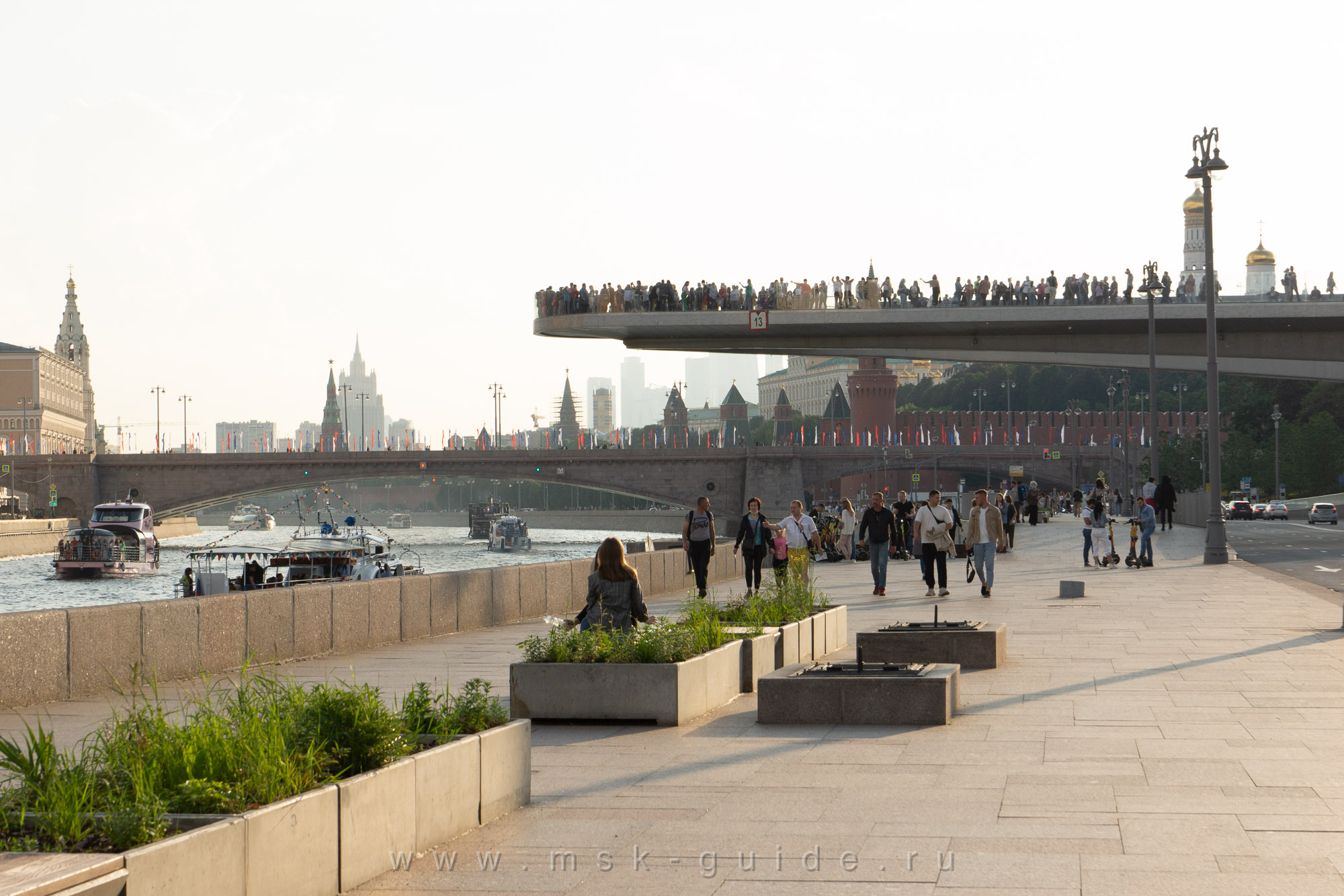 Смотровая площадка «Парящий мост» в парке Зарядье