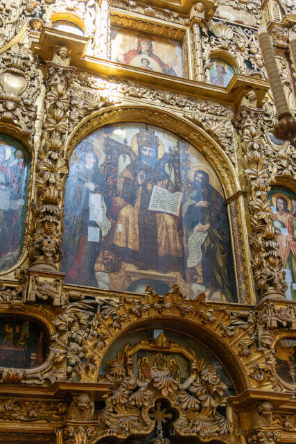 Церковь Покрова в Филях, икона Господа Вседержителя, сидящего на престоле, с предстоящими Ему Божию Матерью и Иоанном Предтечи