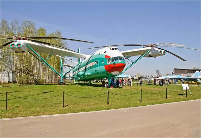 Вертолет Ми-12