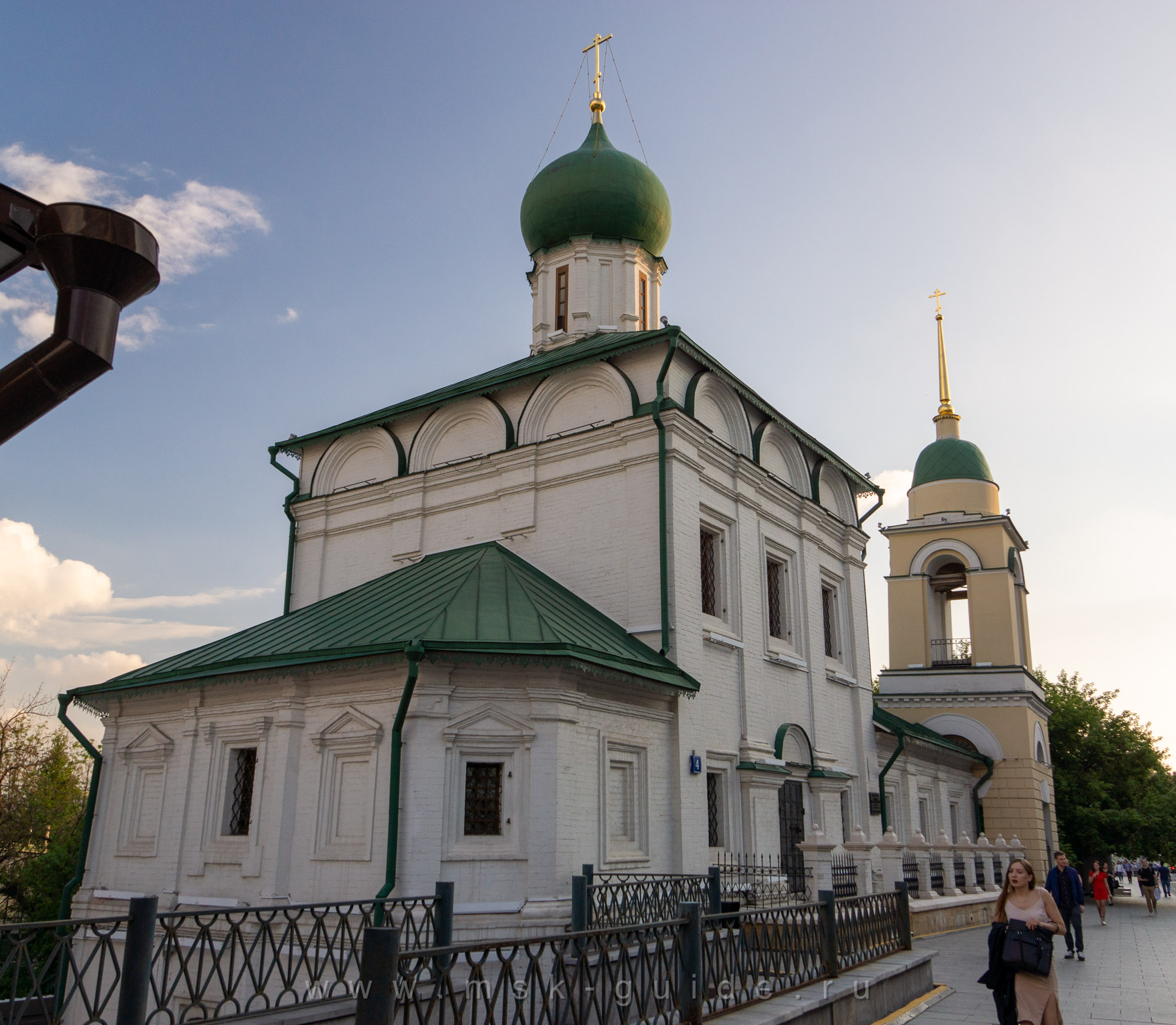 Церковь Максима Блаженного на Варварке Церковь Максима Блаженного на Варварке