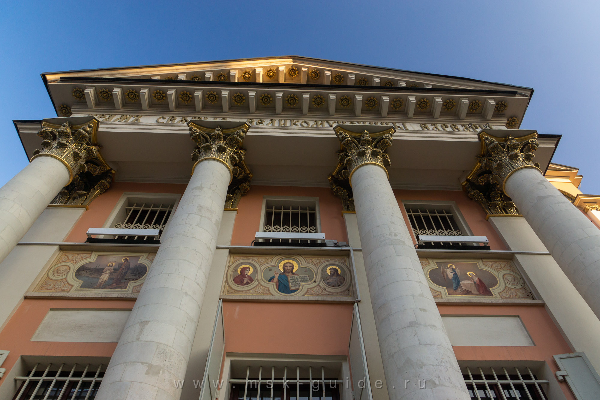 Портик церкви Варвары Великомученицы Портик церкви Варвары Великомученицы