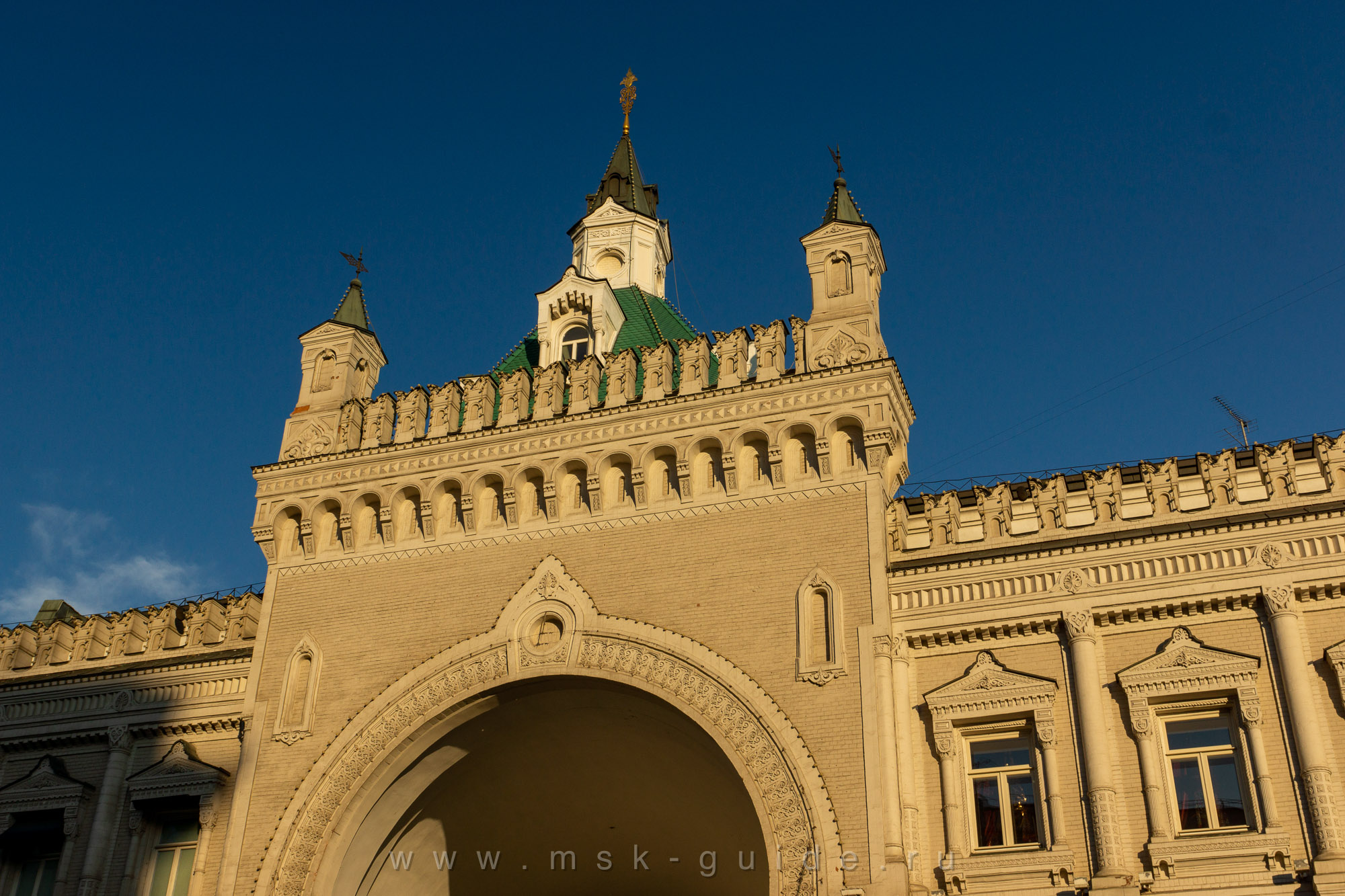 Третьяковские ворота (1870–1871 годы, стилизация под старину) Третьяковские ворота (1870–1871 годы, стилизация под старину)