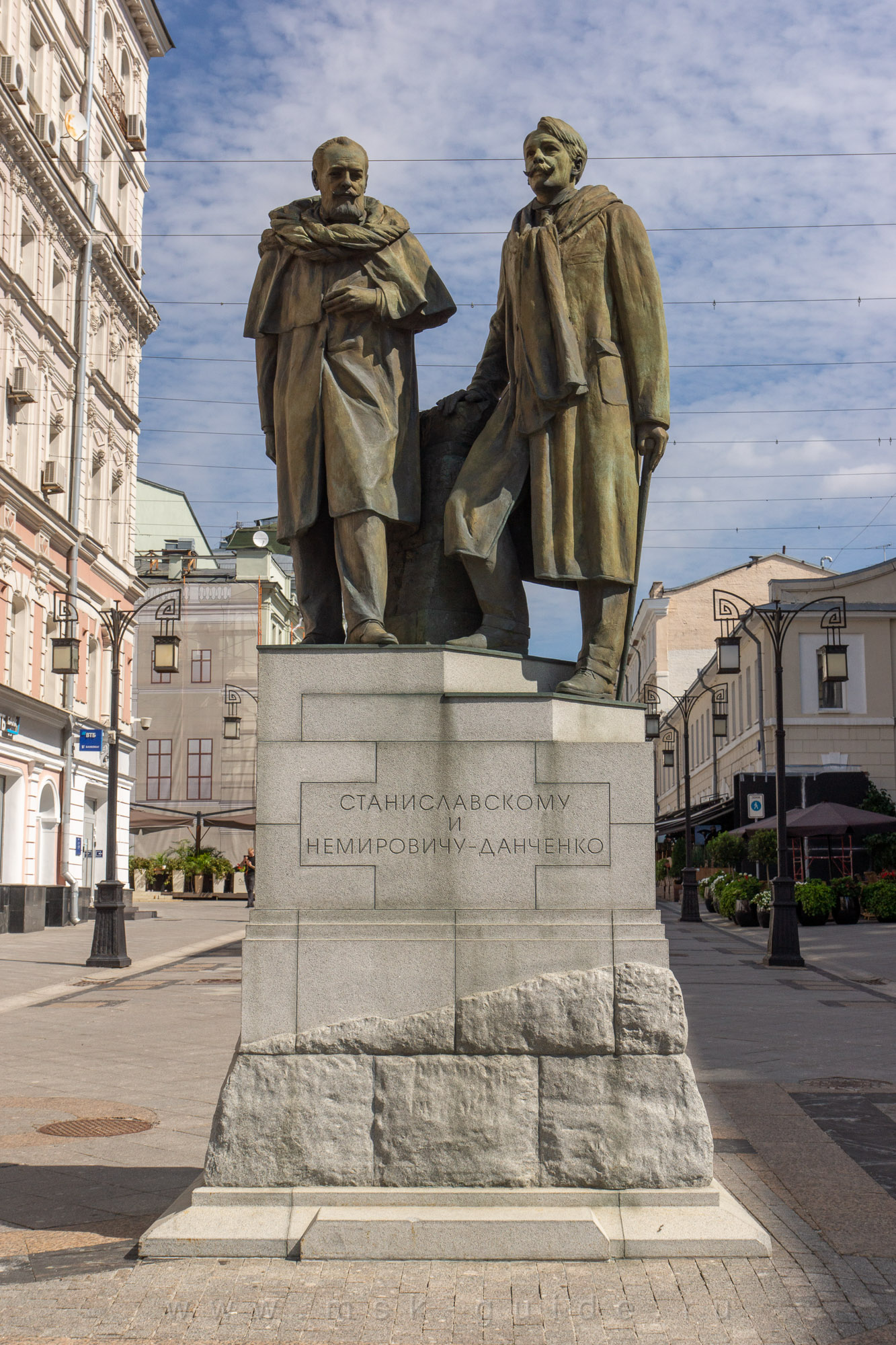 Камергерский переулок, памятник Станиславскому и Немировичу-Данченко Камергерский переулок, памятник Станиславскому и Немировичу-Данченко
