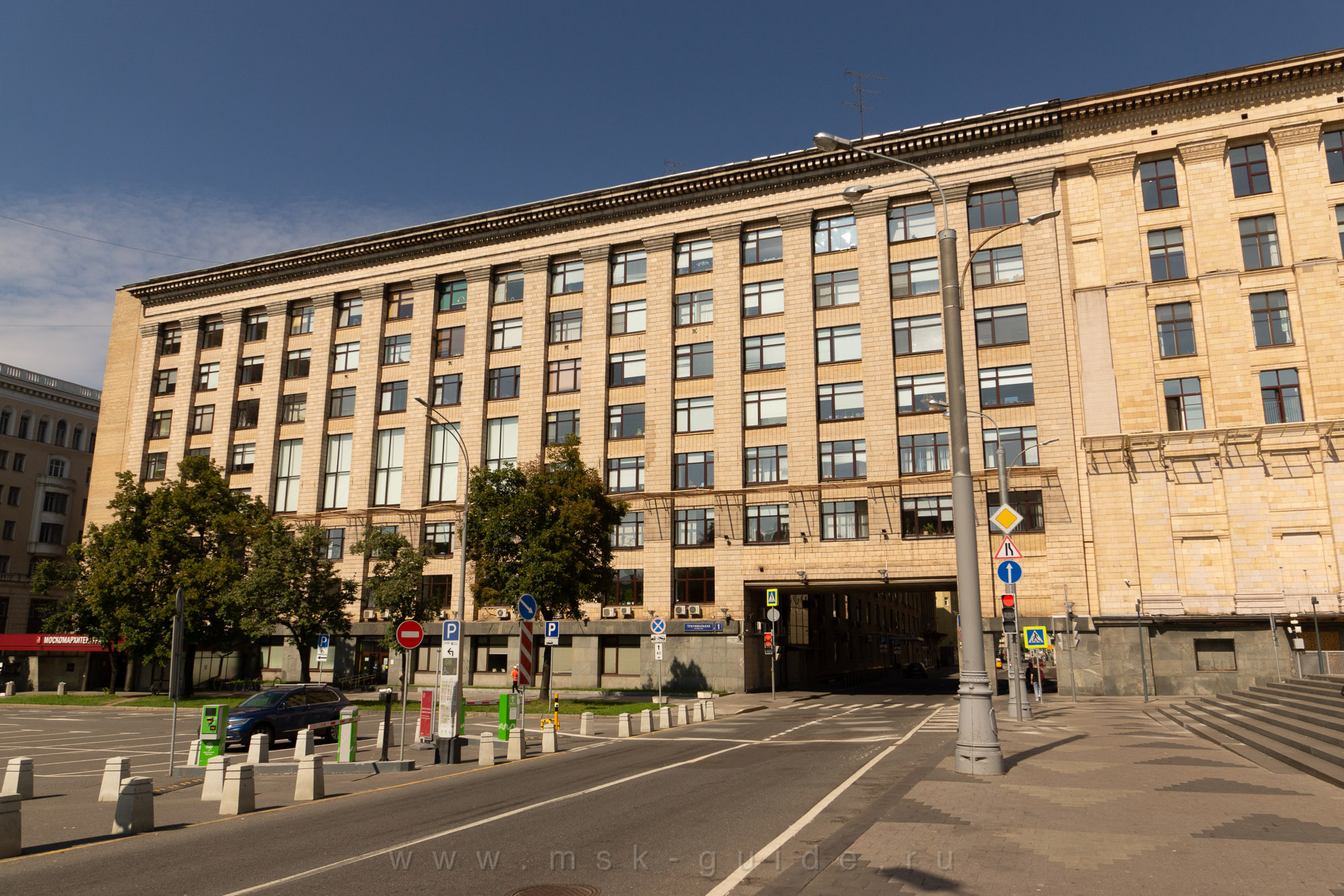 Триумфальная площадь в Москве, здание Комитета по архитектуре и градостроительству Москвы Триумфальная площадь в Москве, здание Комитета по архитектуре и градостроительству Москвы