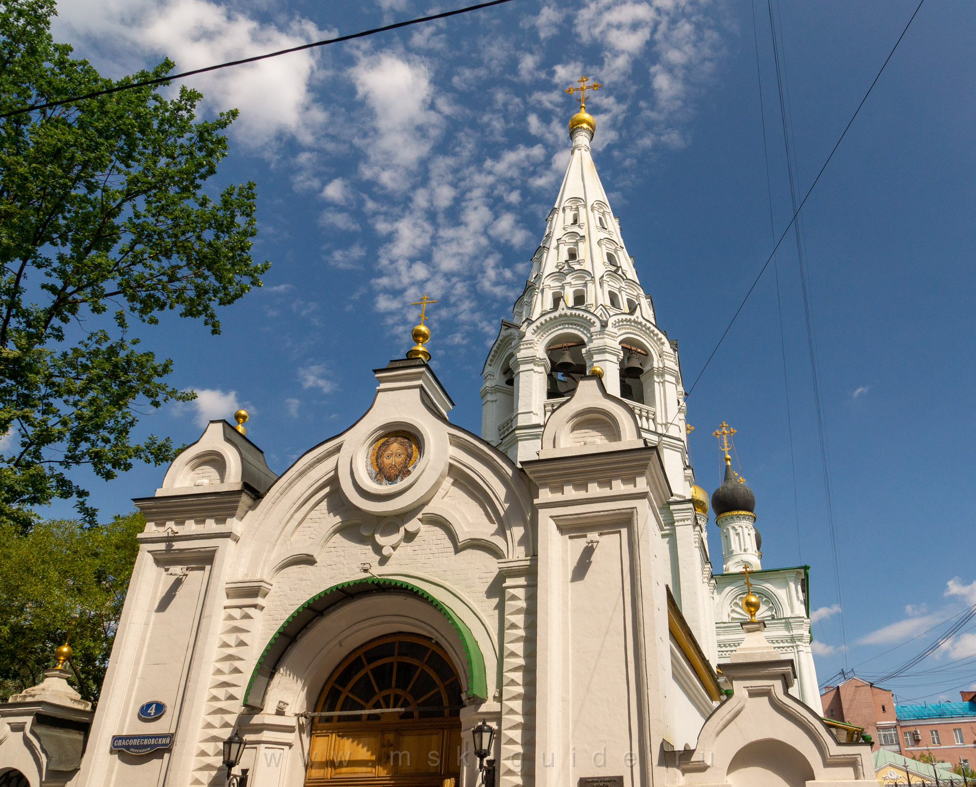 Храм Спаса на Песках в Москве Храм Спаса на Песках в Москве