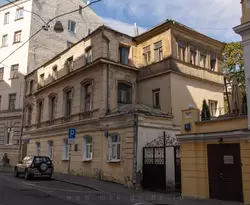 Нижний Кисловский переулок, здание